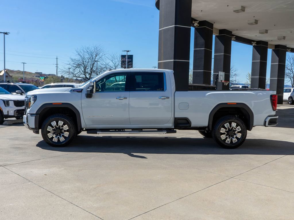 New 2026 GMC Sierra 3500 Denali w/ Denali Reserve Package AWD/4WD image 4