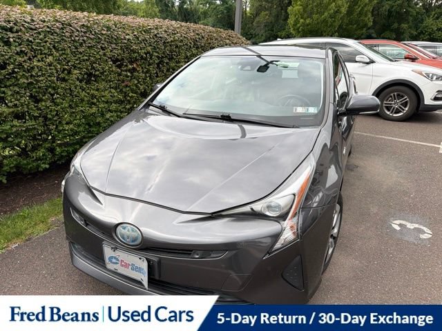 Used 2017 Toyota Prius Three FWD video 1