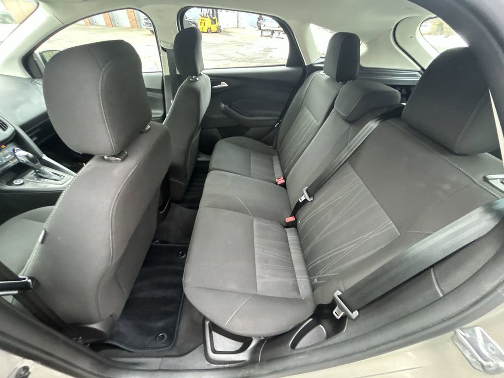 Used 2016 Ford Focus SE w/ SE Cold Weather Package image 21