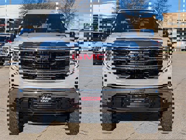 Used 2025 GMC Sierra 1500 SLT image 6