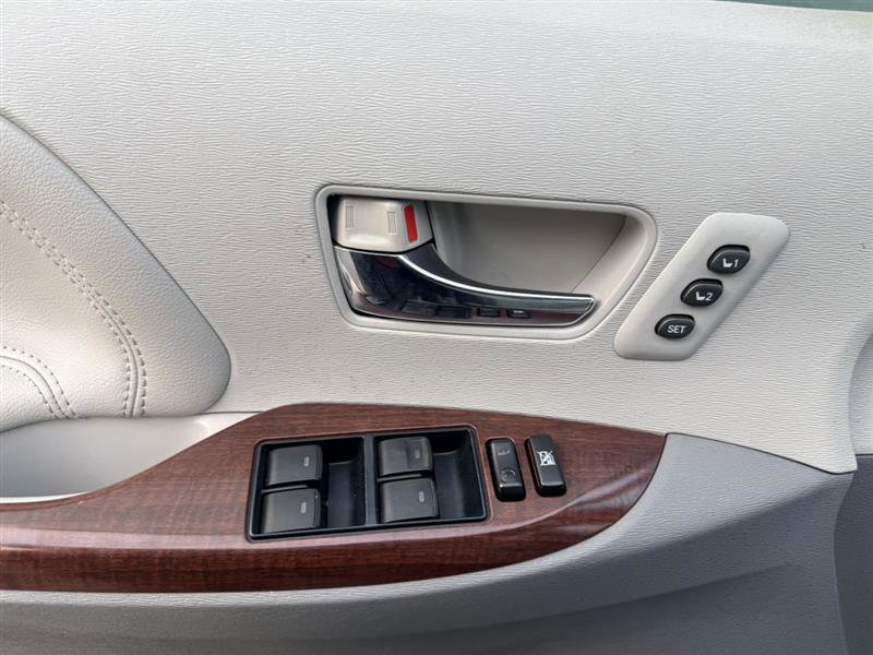 Used 2013 Toyota Sienna Limited w/ Premium Pkg image 34