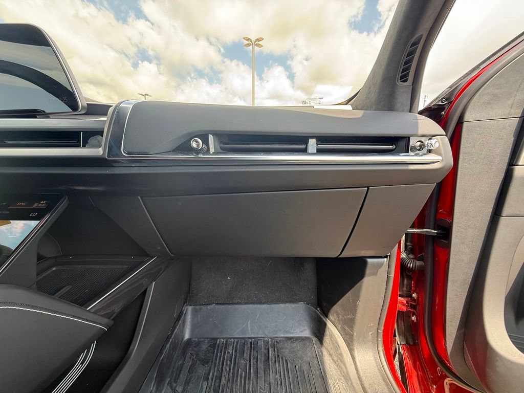 Certified 2026 Cadillac Vistiq Sport w/ LPO, Floor Liner Package AWD/4WD image 31