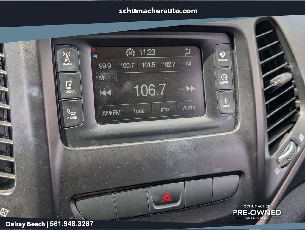 Used 2015 Jeep Cherokee Latitude FWD image 21