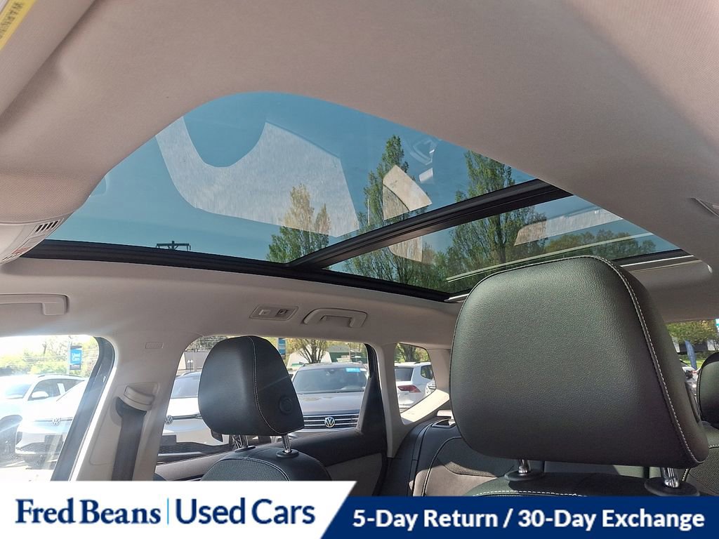 Certified 2023 Volkswagen Taos SE w/ Panoramic Sunroof Package AWD/4WD image 14