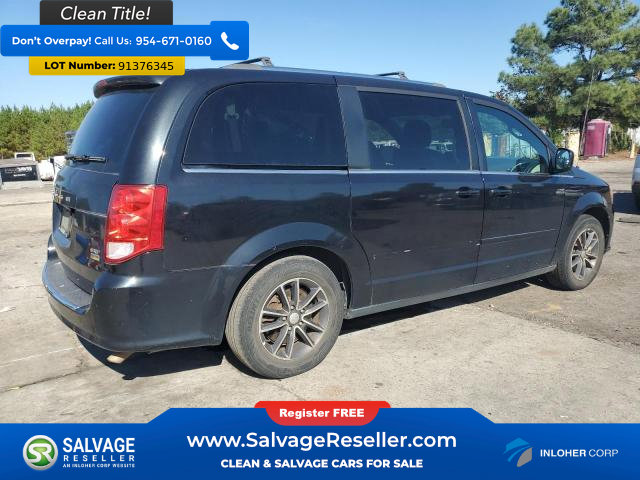 Used 2017 Dodge Grand Caravan SXT image 4