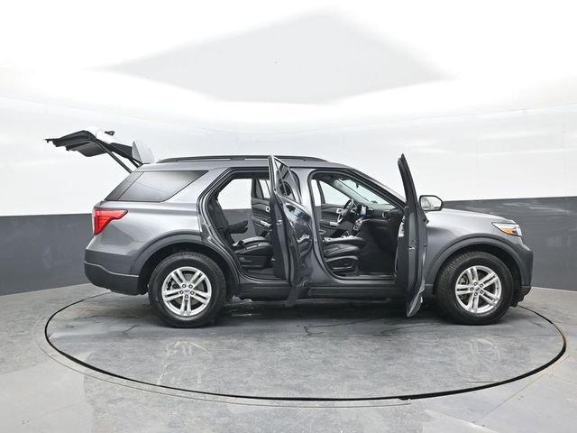 Used 2022 Ford Explorer XLT w/ Equipment Group 202A image 24