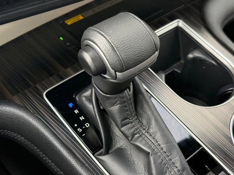 Used 2022 Toyota Sienna Platinum image 27