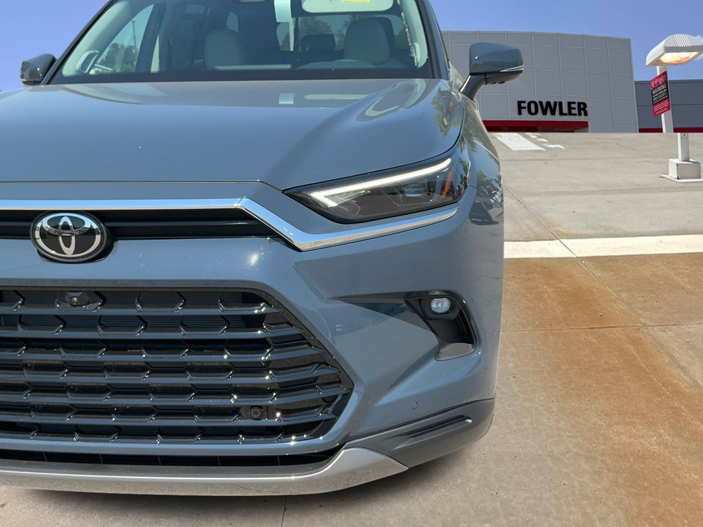 New 2026 Toyota Grand Highlander FWD image 30