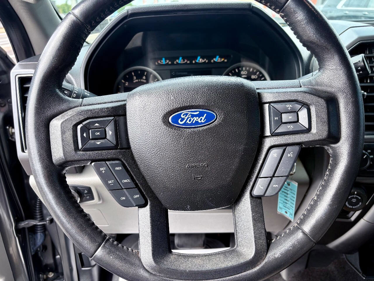 Used 2017 Ford F150 XLT w/ Equipment Group 302A Luxury AWD/4WD image 16