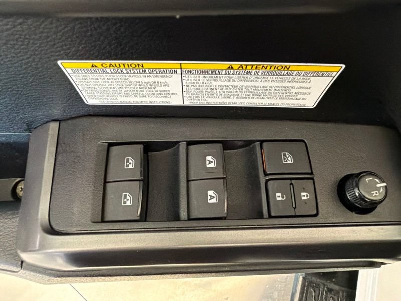 Used 2020 Toyota Tacoma TRD Off-Road AWD/4WD image 12