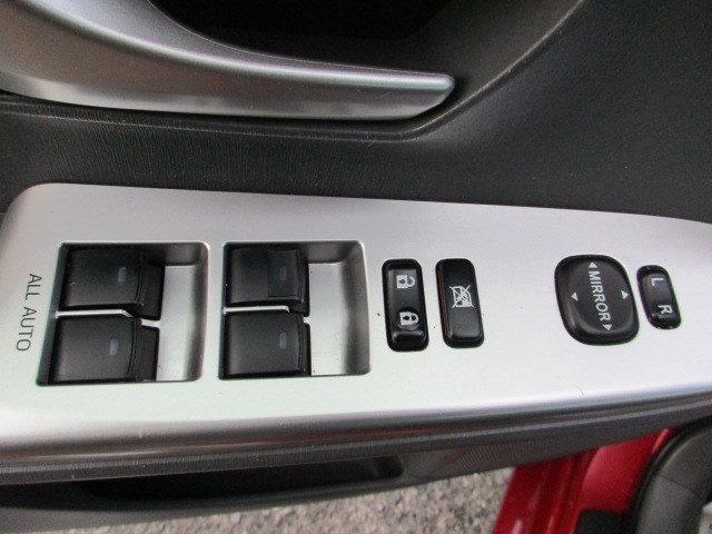 Used 2013 Toyota Prius V Three image 16