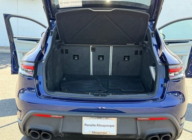 Used 2025 Porsche Macan AWD/4WD image 20