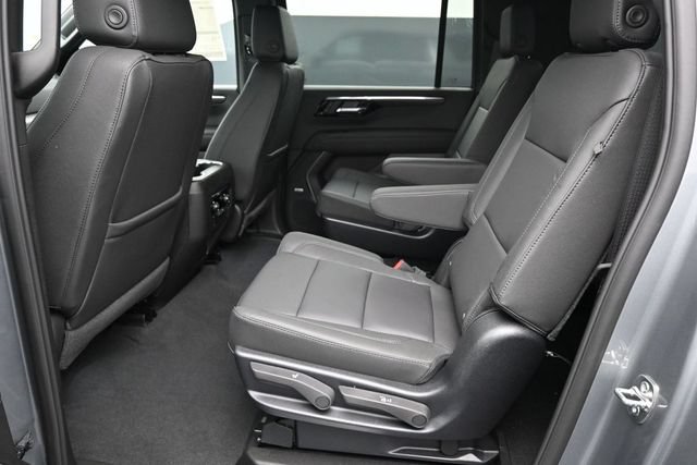 New 2026 Chevrolet Suburban LT w/ Comfort Package AWD/4WD image 23