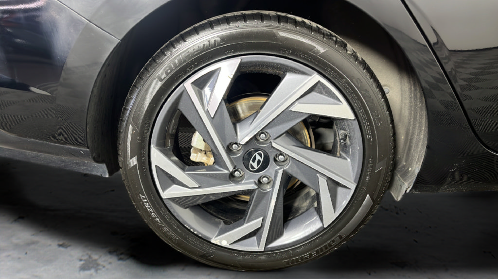 Used 2024 Hyundai Elantra Limited FWD image 47