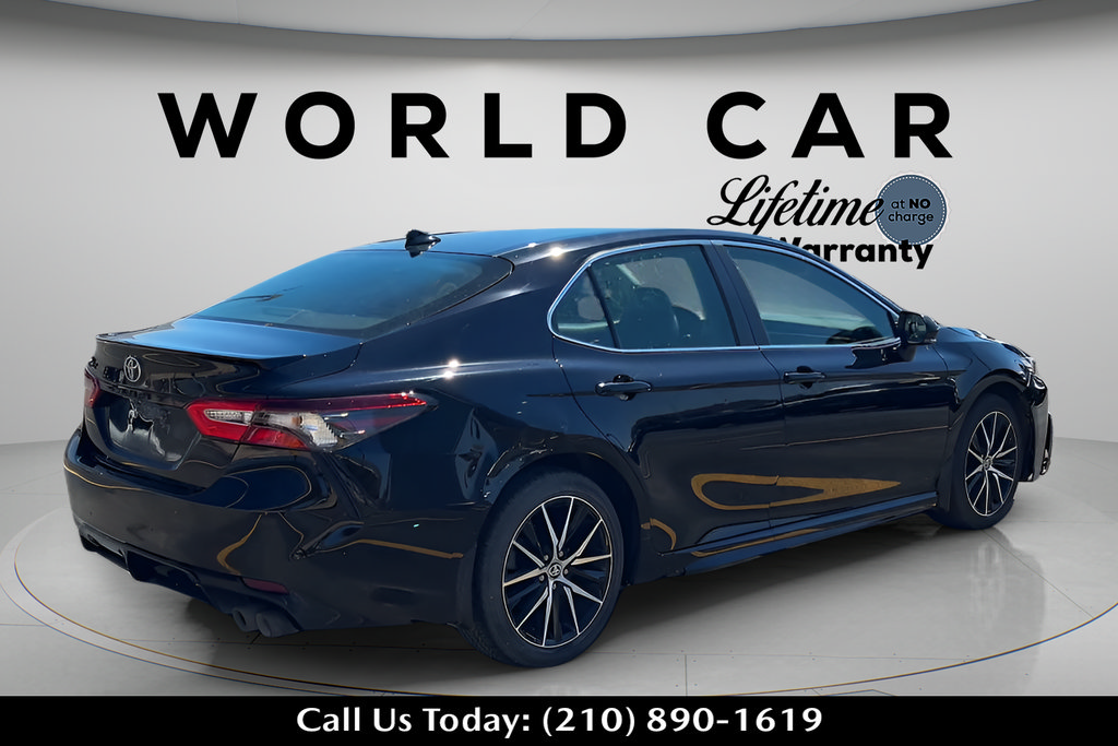Used 2024 Toyota Camry SE FWD image 3