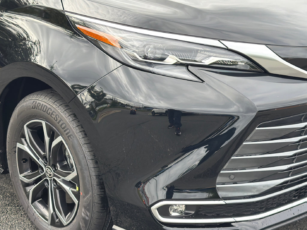 New 2026 Toyota Sienna Platinum AWD/4WD image 12
