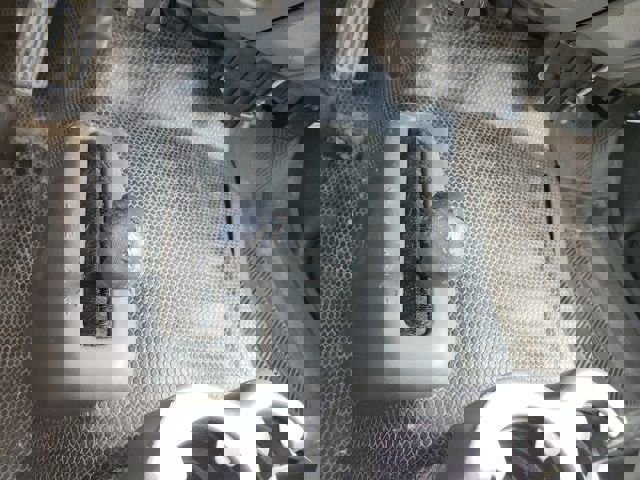 Used 2005 Chevrolet Silverado 2500 w/ Heavy-Duty Power Package image 14