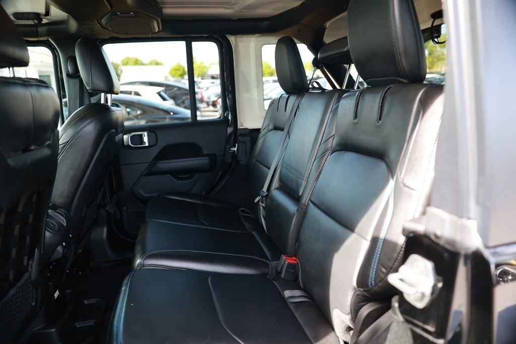 Used 2022 Jeep Wrangler Unlimited Rubicon 4xe w/ Cold Weather Group AWD/4WD image 35