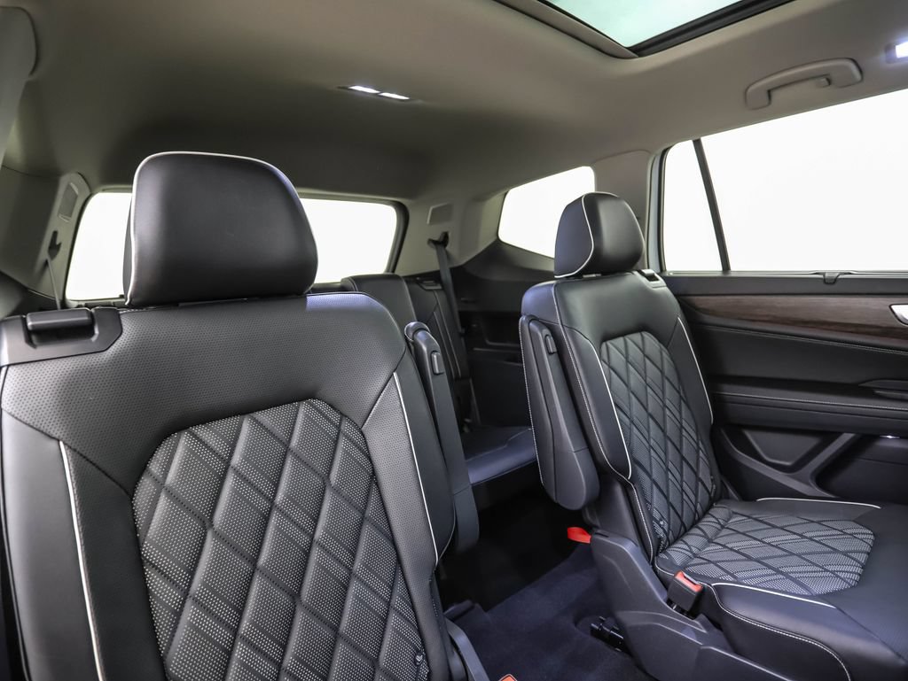 Used 2024 Volkswagen Atlas SEL Premium R-Line AWD/4WD image 30