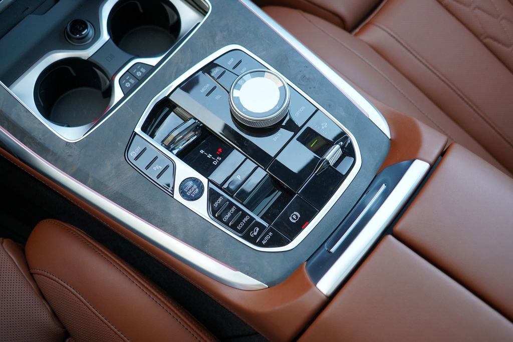 New 2026 BMW X7 M60i image 18