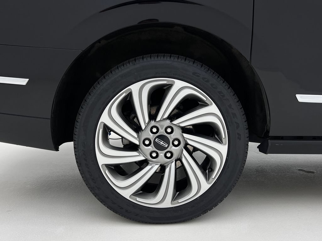 Used 2022 Lincoln Navigator L Reserve AWD/4WD image 31