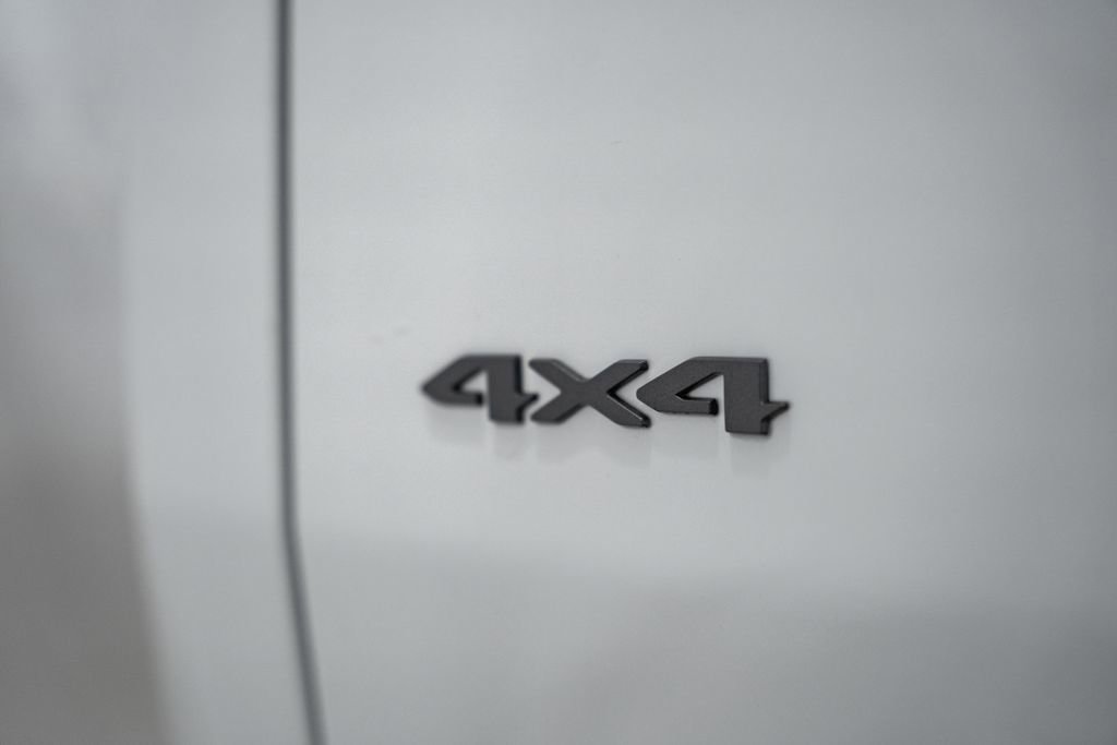 New 2026 Jeep Cherokee Overland w/ Advanced Pro Tech Group image 9