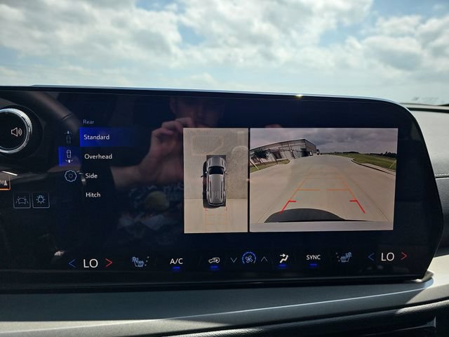 New 2026 Chevrolet Traverse LT w/ Enhanced Driving Package AWD/4WD image 15