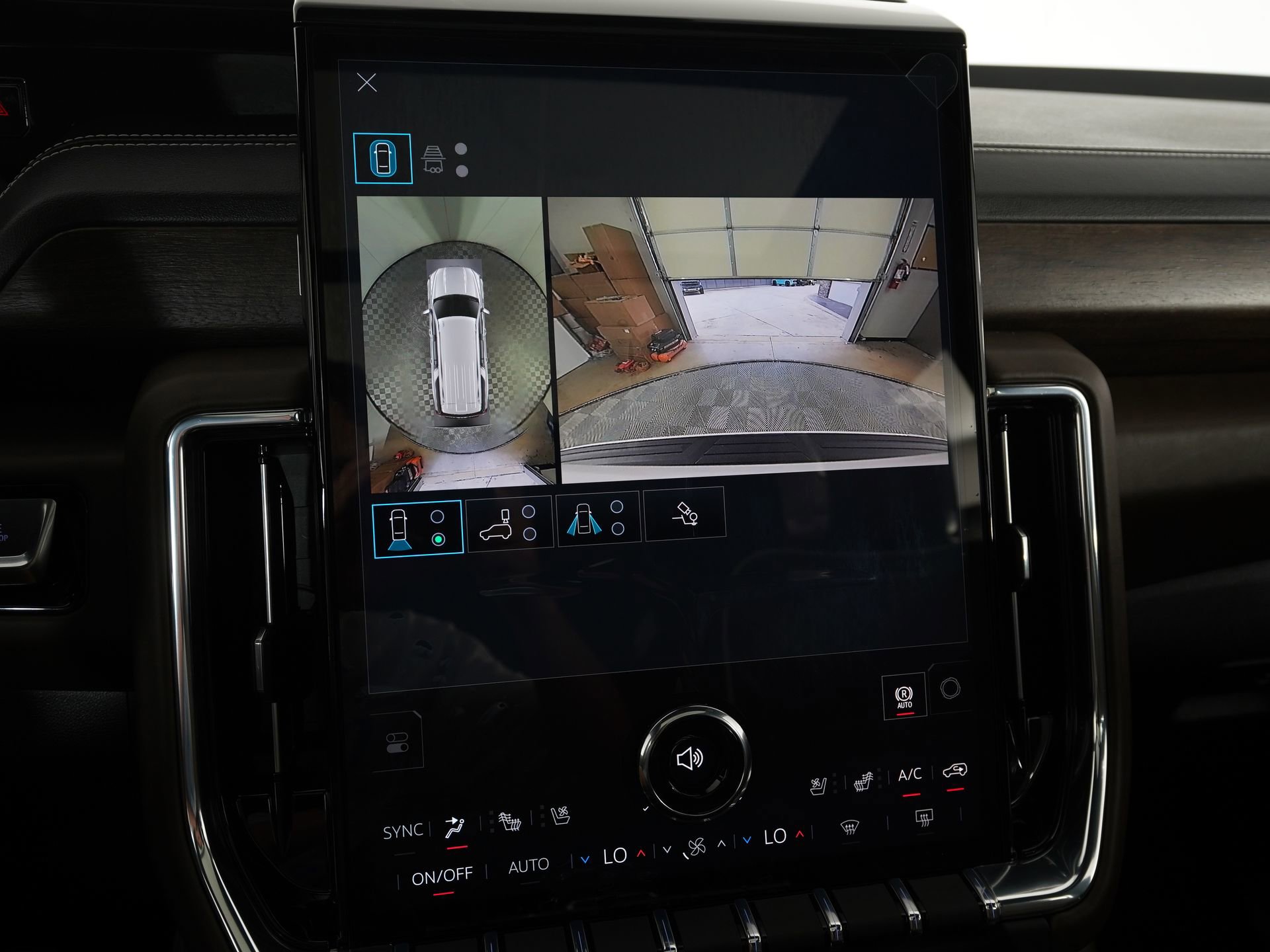 Used 2026 GMC Yukon XL Denali Ultimate AWD/4WD image 29