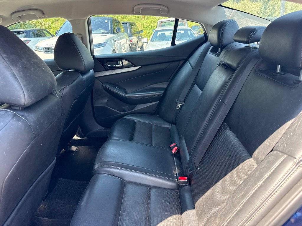Used 2017 Nissan Maxima 3.5 SV FWD image 5