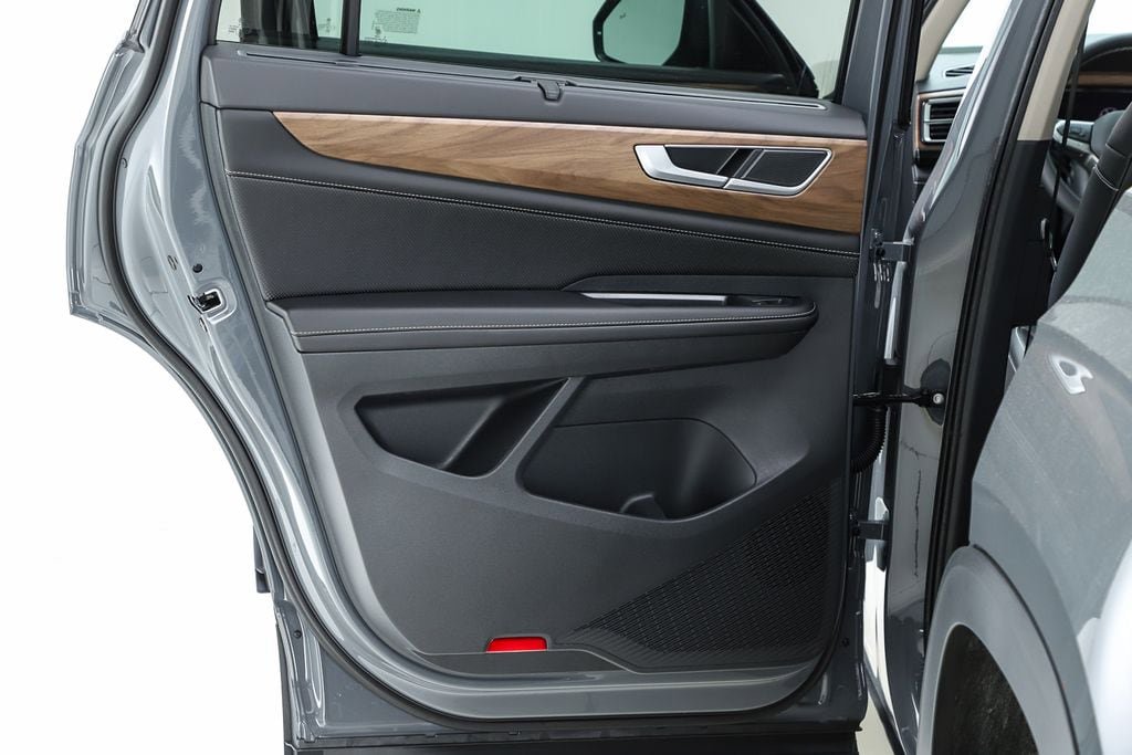 New 2026 Volkswagen Atlas SE FWD image 17