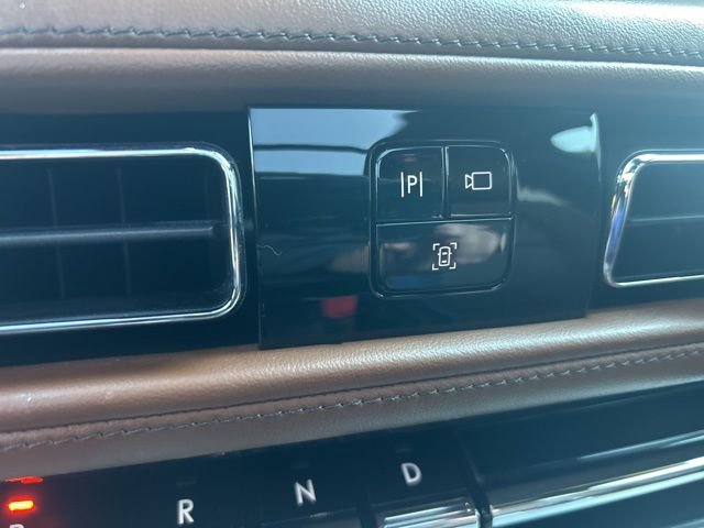 Used 2021 Lincoln Aviator Reserve w/ Class IV Trailer Tow Package image 21