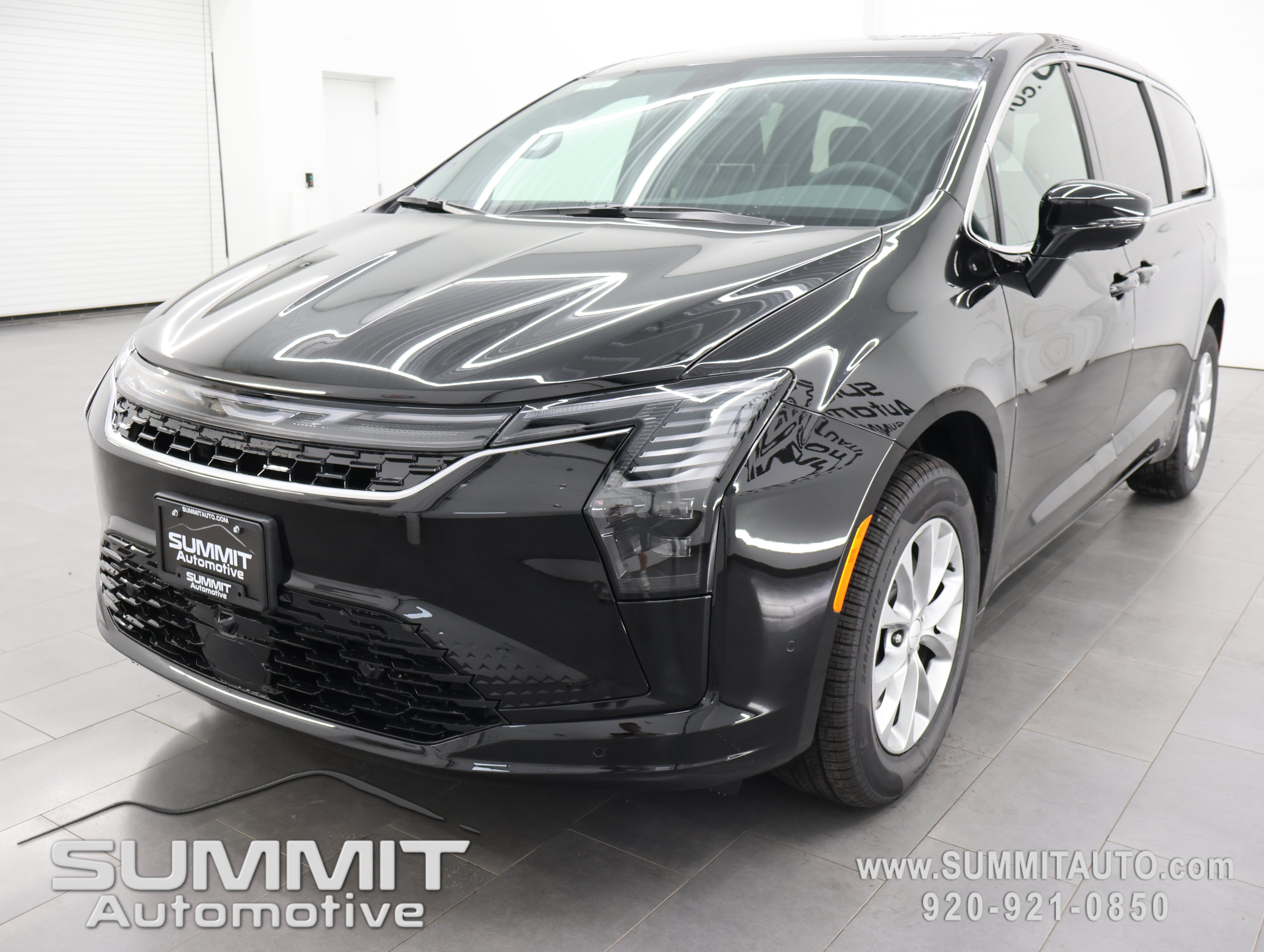 New 2027 Chrysler Pacifica Limited AWD/4WD image 7