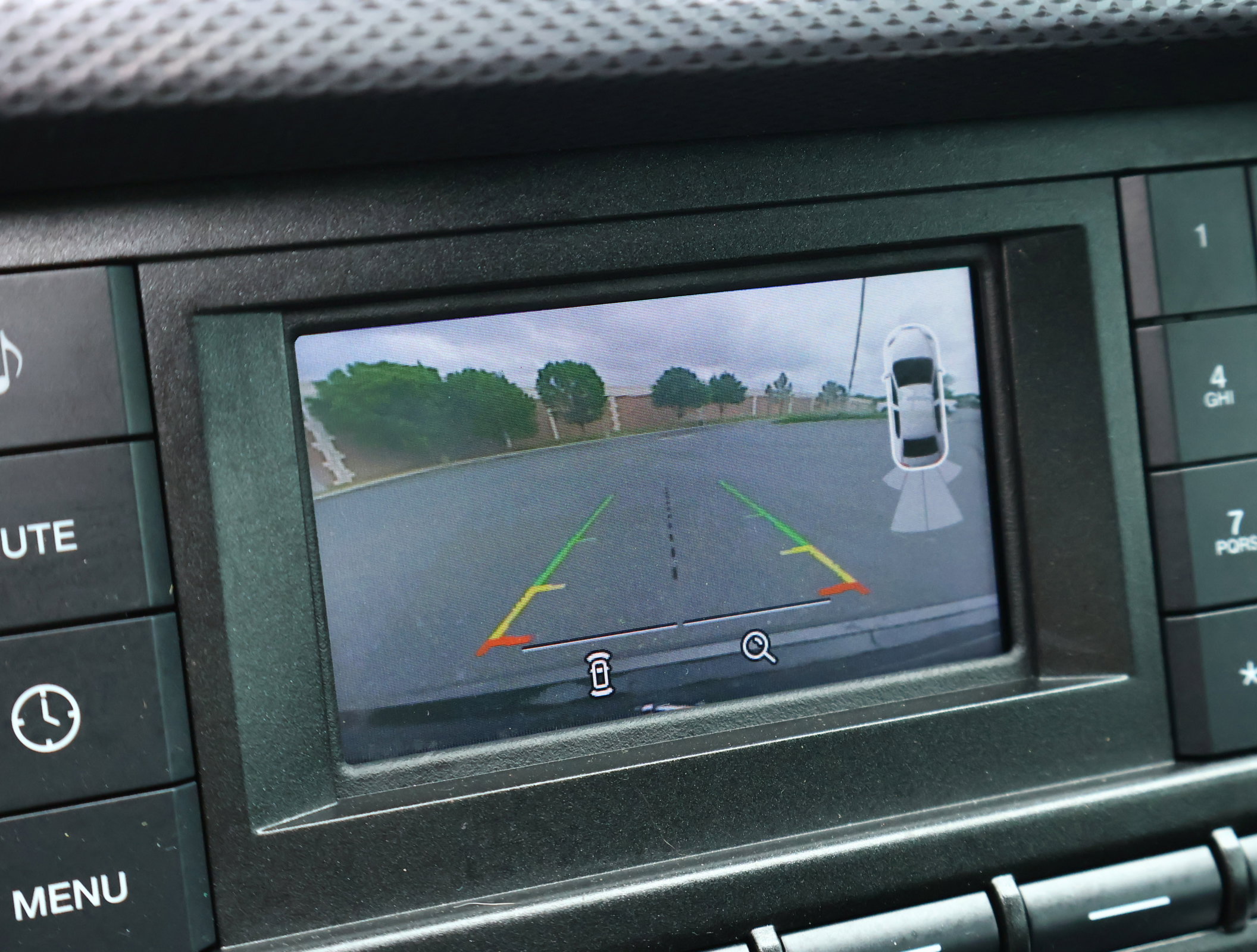 Used 2017 Ford Mustang Coupe image 4