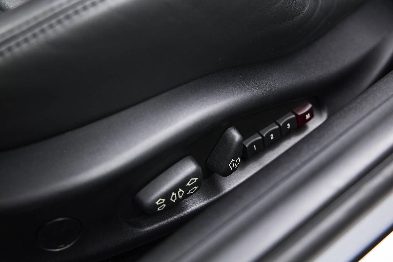 Used 2006 BMW M Roadster Base 2dr Convertible image 70