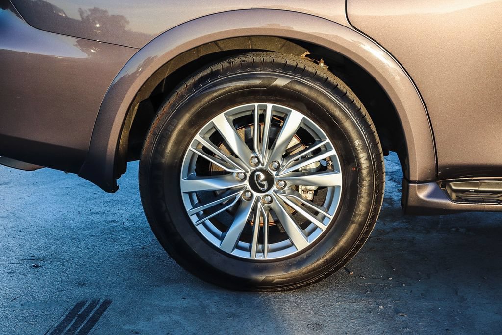 Used 2024 INFINITI QX80 Luxe AWD/4WD image 12