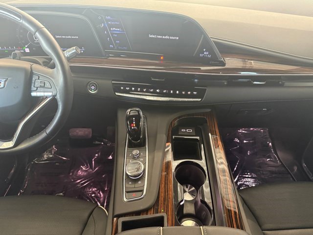 Certified 2024 Cadillac Escalade Premium Luxury image 3