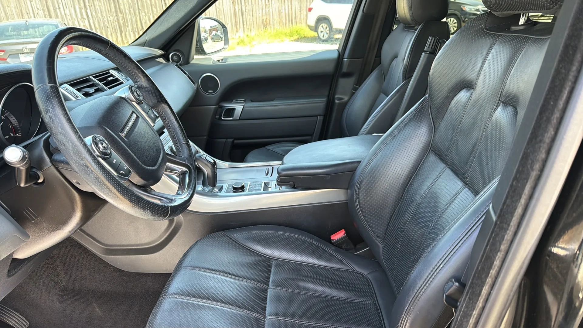 Used 2014 Land Rover Range Rover Sport HSE image 30