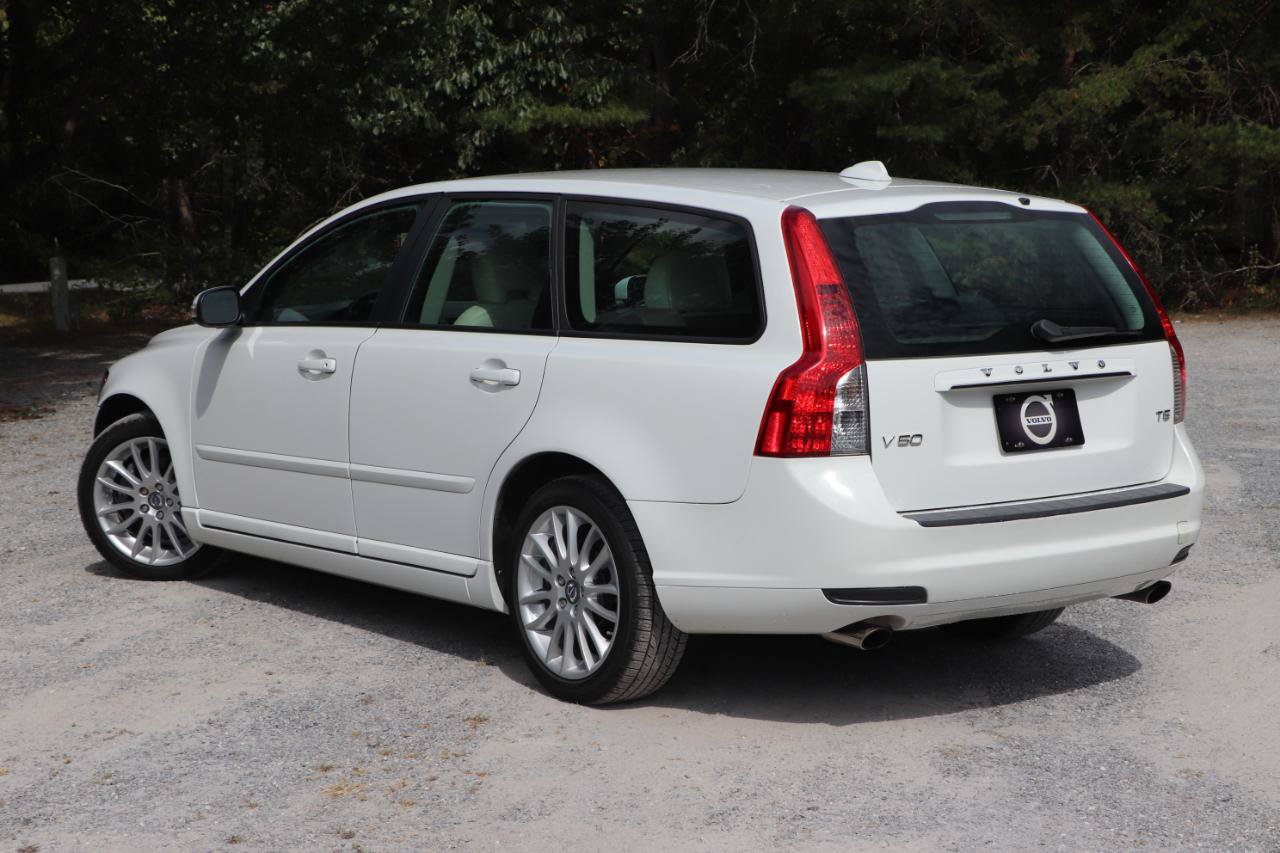 Used 2011 Volvo V50 T5 FWD image 28