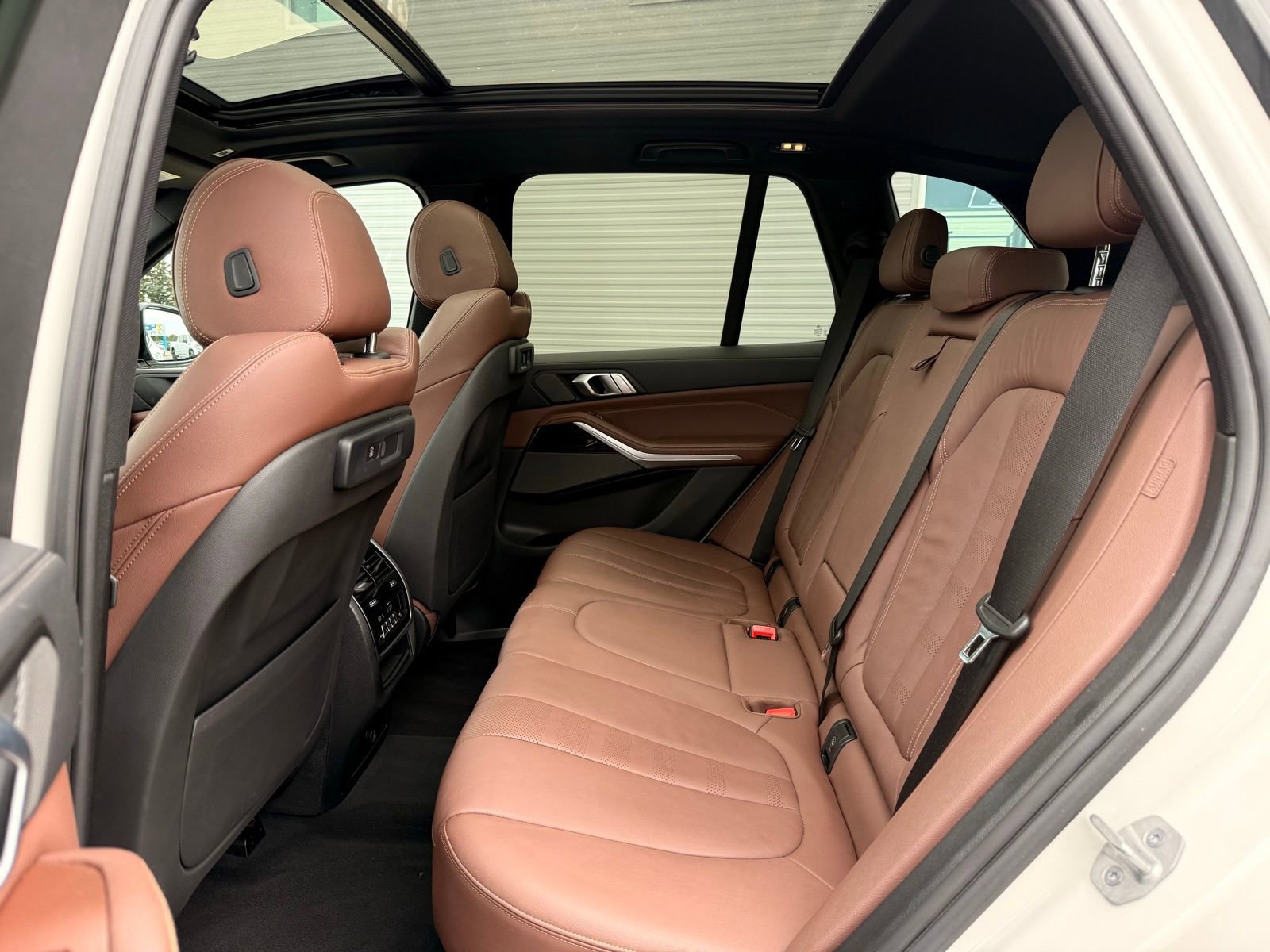 Used 2021 BMW X5 xDrive40i w/ M Sport Package image 23