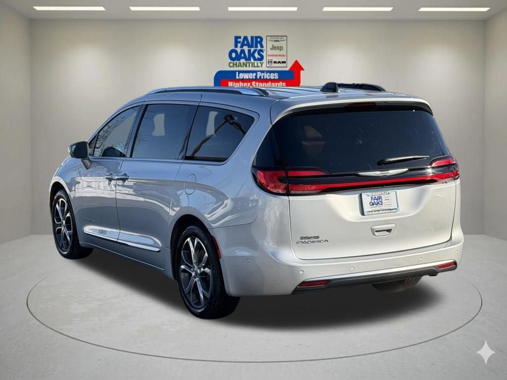 Used 2024 Chrysler Pacifica Pinnacle image 10