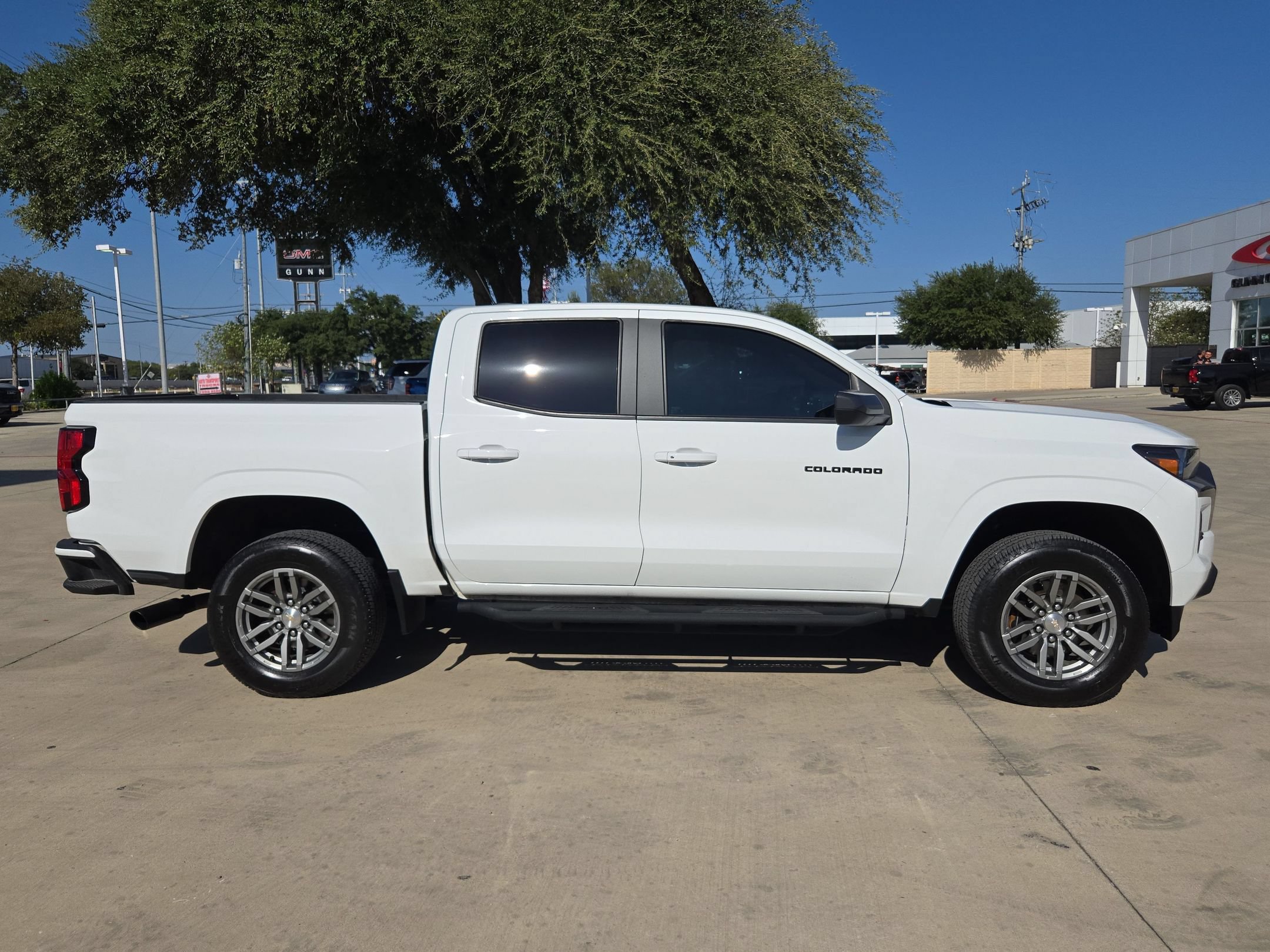 Certified 2024 Chevrolet Colorado LT w/ LT Convenience Package II RWD image 2