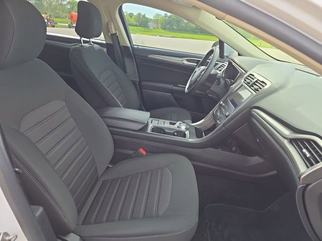 Used 2020 Ford Fusion SE FWD image 31