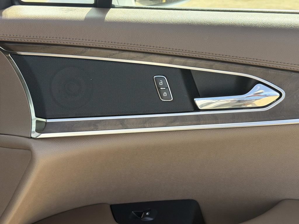 Used 2018 Lincoln MKX Reserve FWD image 15