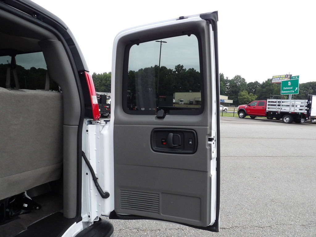 Used 2025 Chevrolet Express 3500 LT w/ LT Preferred Equipment Group RWD image 52