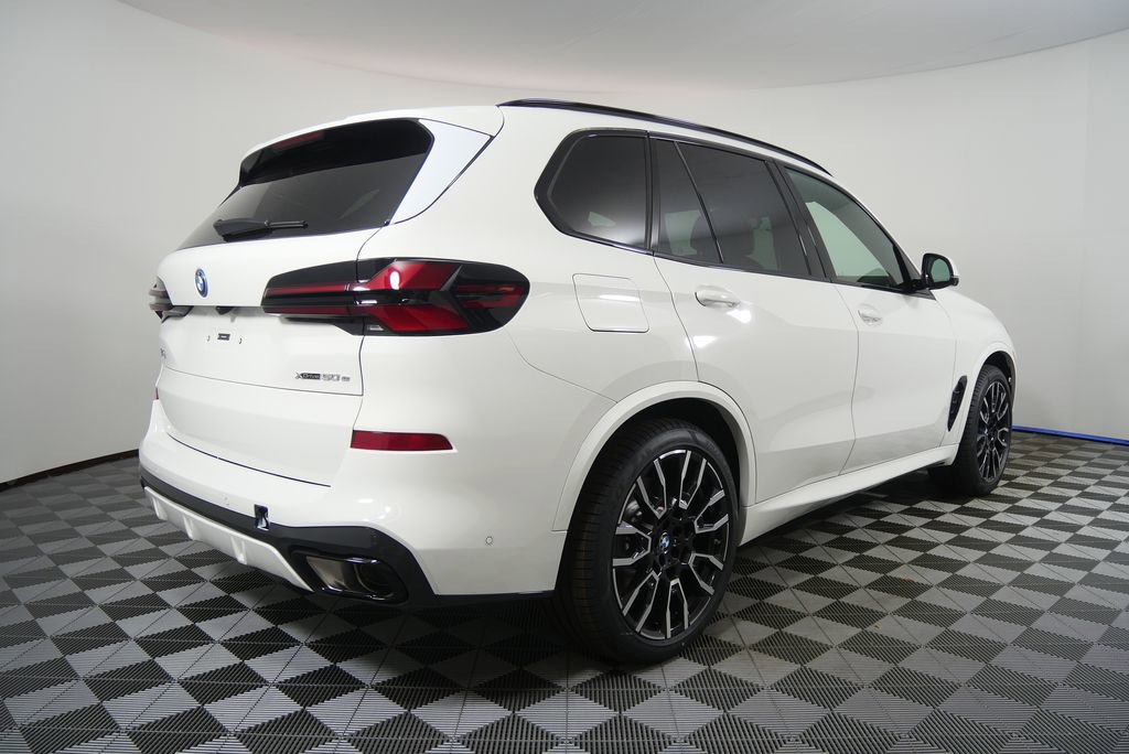Certified 2026 BMW X5 xDrive50e w/ M Sport Package image 3