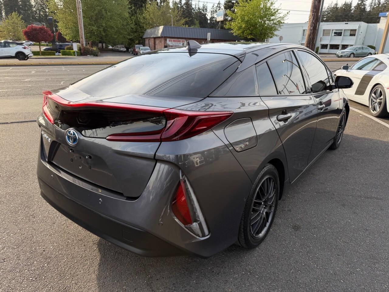 Used 2017 Toyota Prius Prime Advanced FWD image 8
