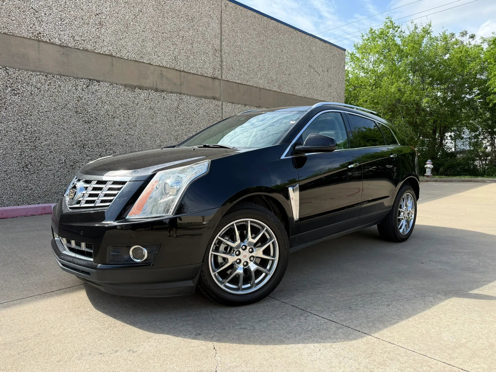 Used 2014 Cadillac SRX Performance w/ Driver Awareness Package image 2