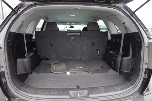 Used 2012 Kia Sorento LX w/ Third Row Pkg image 28