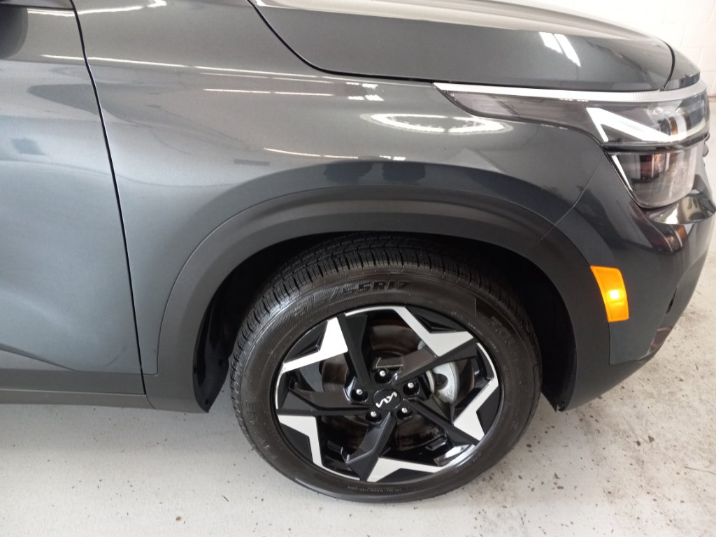Used 2025 Kia Seltos S FWD image 3