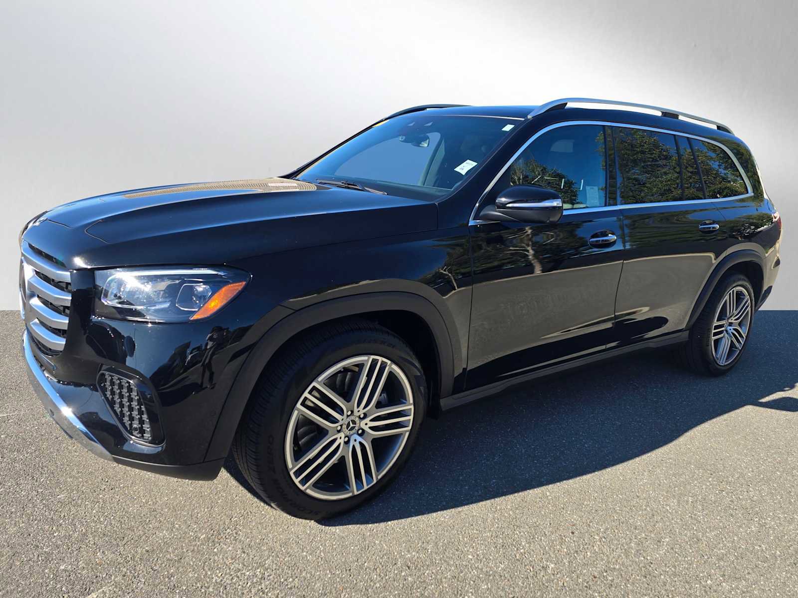 Used 2025 Mercedes-Benz GLS 450 4MATIC image 7